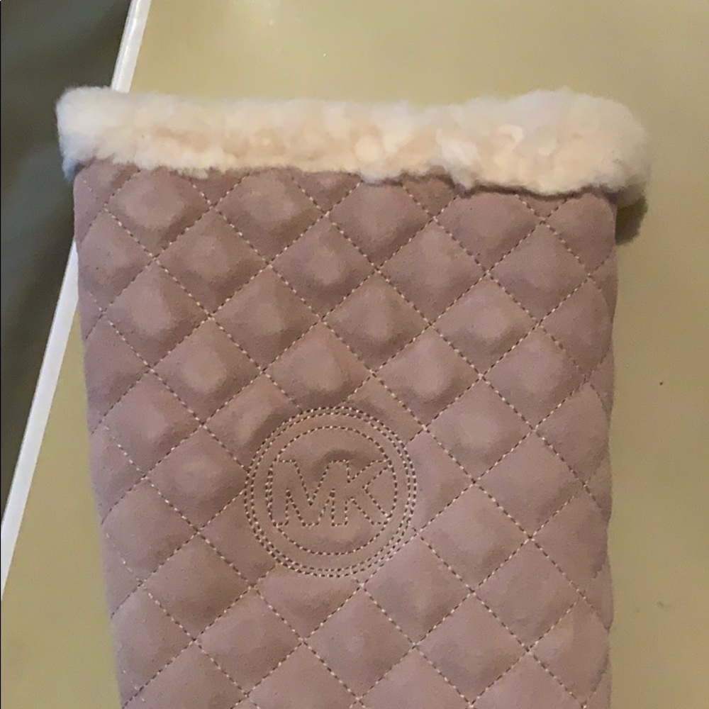 ❗️Brand New❗️ MK Sandy Quilted Boot
